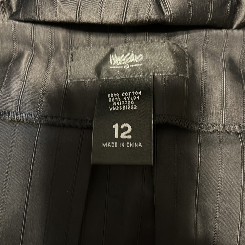 Skirt - Picture 3 of 3
